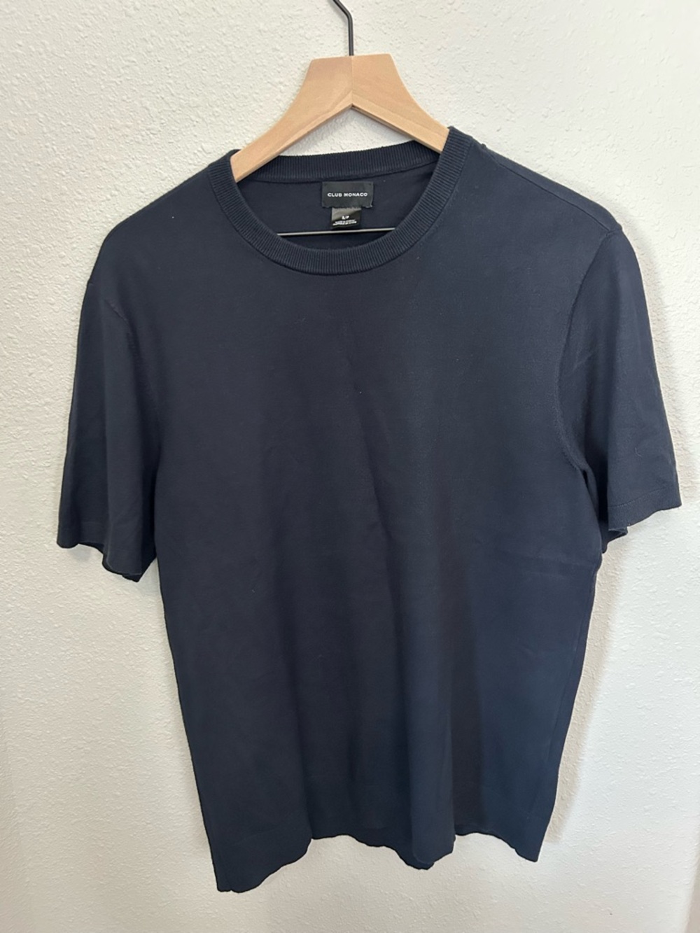 Club Monaco Men’s Navy Crew Neck Knit-Shirt